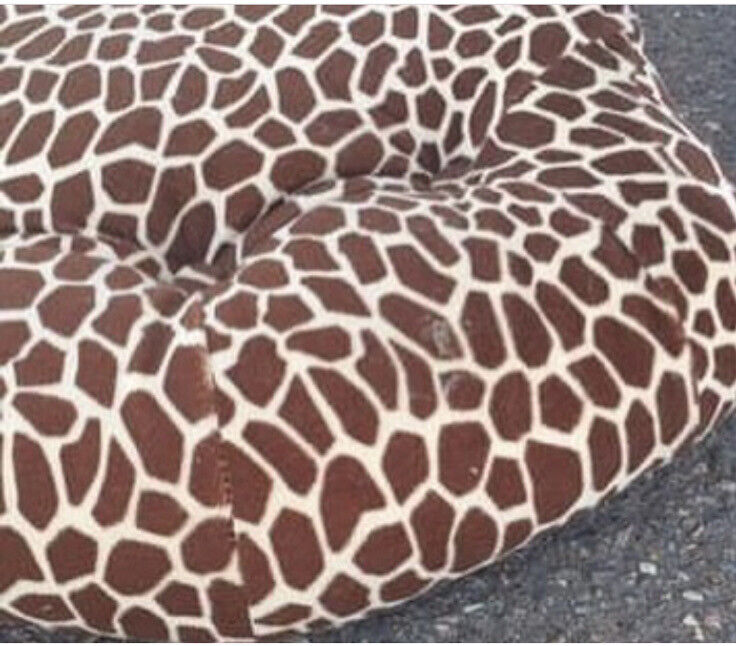 Large PLUSH DOG BED 80cm X 62cm X15cm Paw Shaped - Giraffe Print Zipped Cover