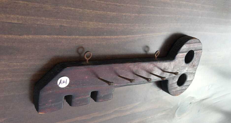 Mid century Arts & Crafts 30cm Wooden Key Shaped 5 key Holder Wall Mounted