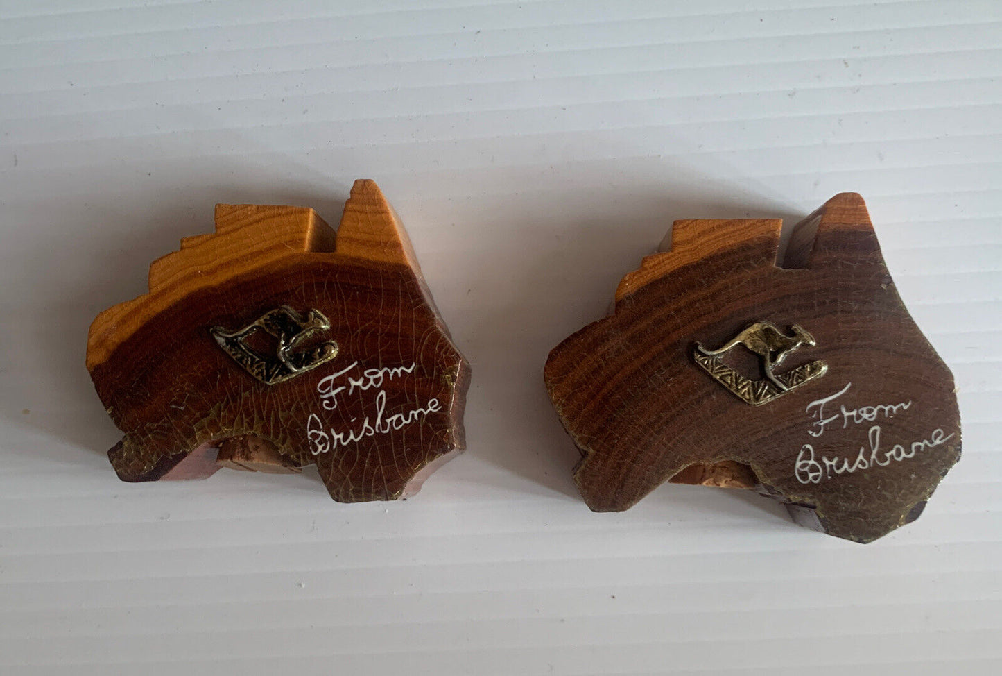 1960’s Australia Shape Wooden Salt Pepper Shaker Set Corks Brisbane Souvenir NEW
