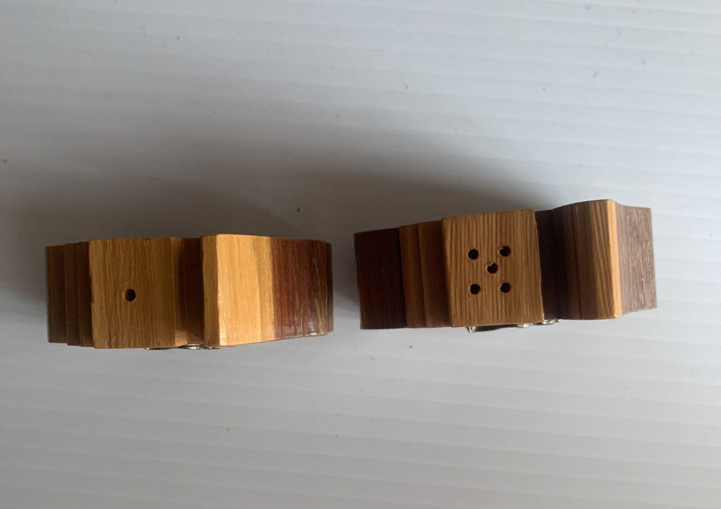 1960’s Australia Shape Wooden Salt Pepper Shaker Set Corks Brisbane Souvenir NEW