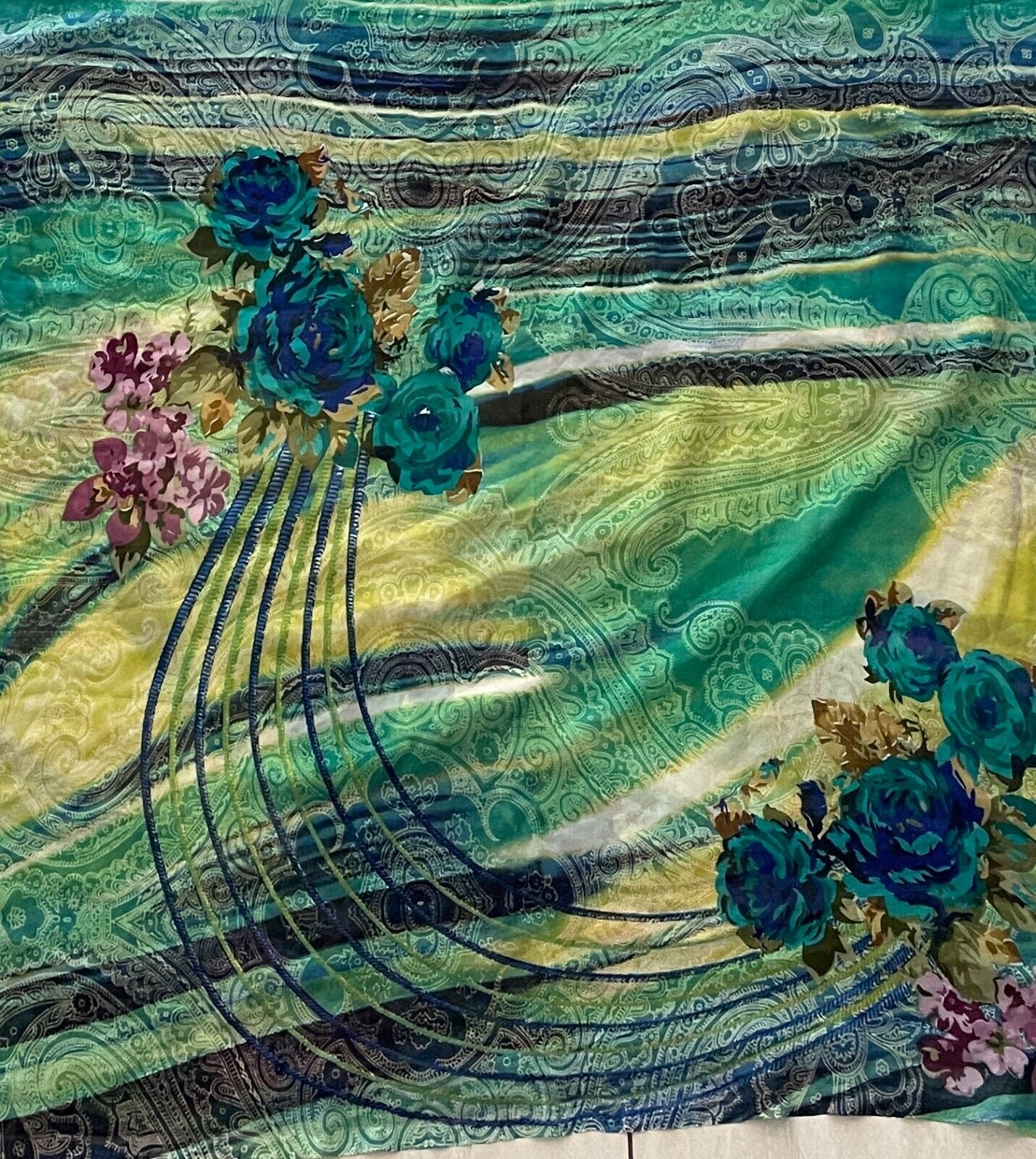 Pallu Bright Green Coloured Paisley Floral W 118 x L 5.58 m Silky Chiffon Saree