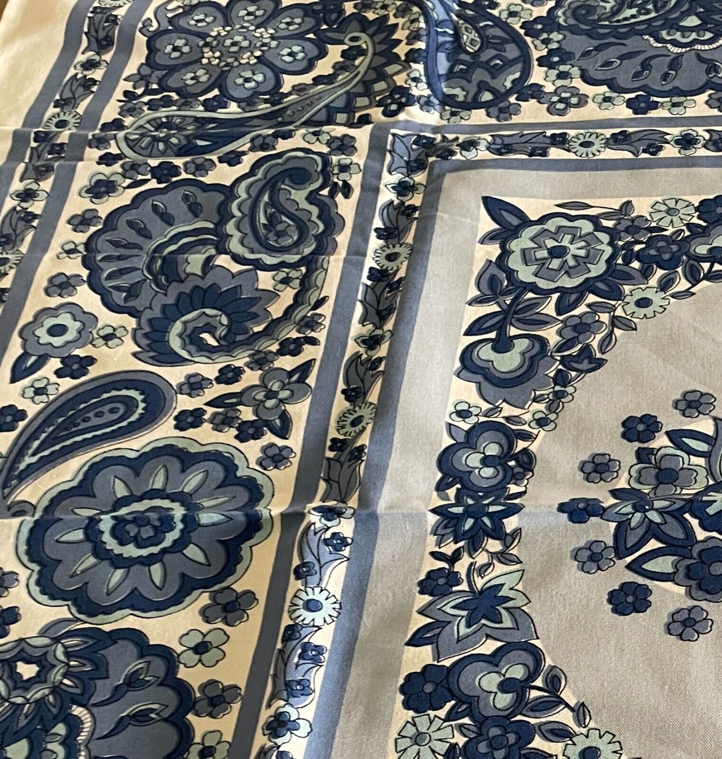 TABLE CLOTH Vintage 1960'S Cotton Blue & White Paisley Floral Print  124 x 124cm