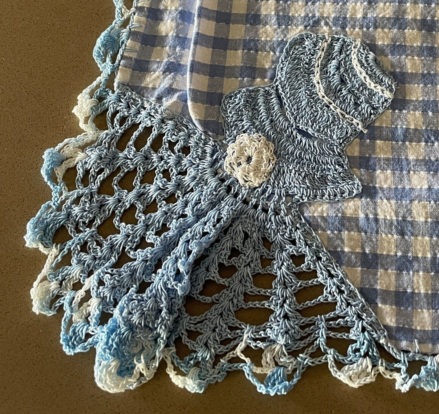 TABLE CLOTH Blue White Gingham Seersucker Fabric 93cm Crochet Trim Handmade NEW