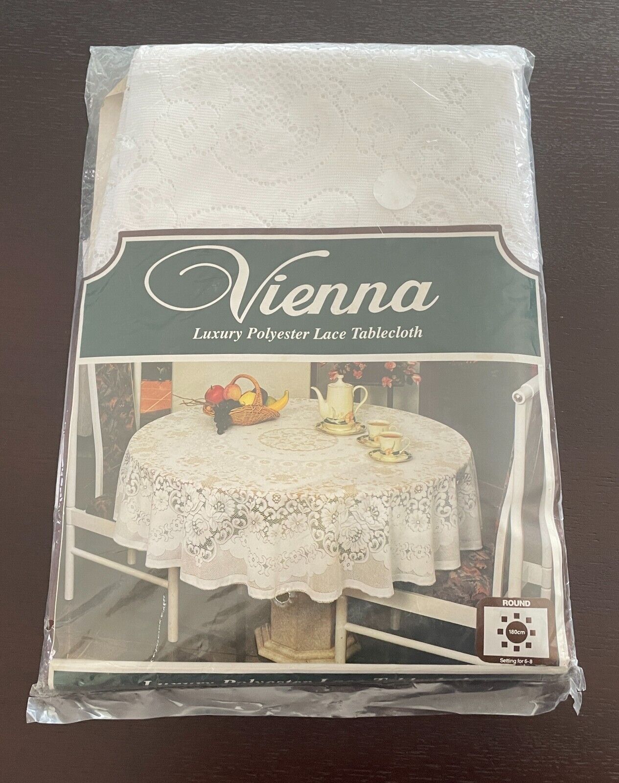 VIENNA TABLE CLOTH Vintage White Polyester Lace Round Diameter 180cm New in Pack