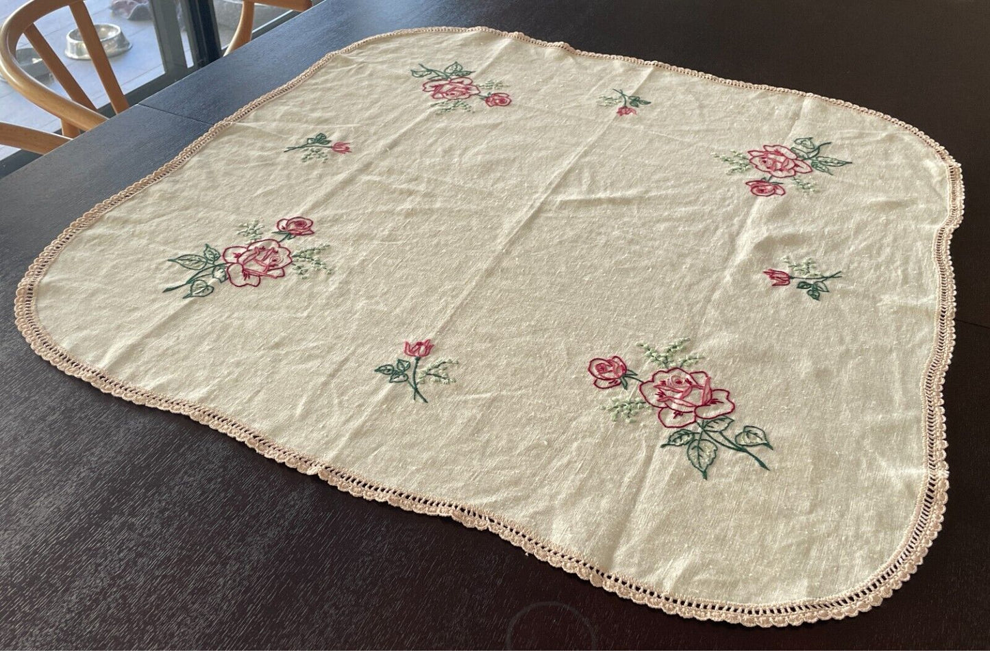 TABLE CLOTH Vintage 1960's Beige Linen/Cotton Embroidered Flowers Crochet Trim