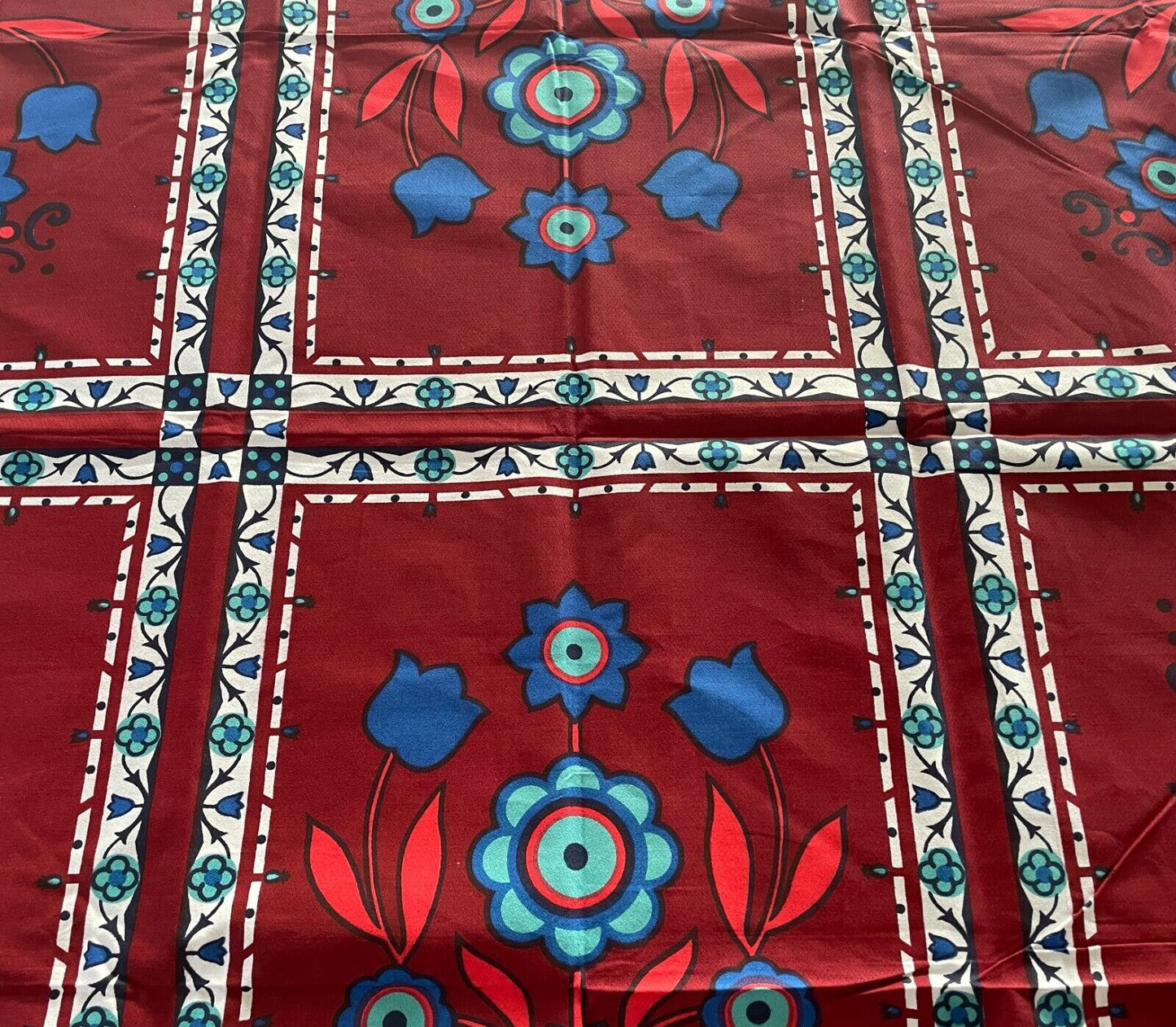 TABLE CLOTH Vintage 1960'S Cotton Maroon Retro Floral Print  127 x 172cm
