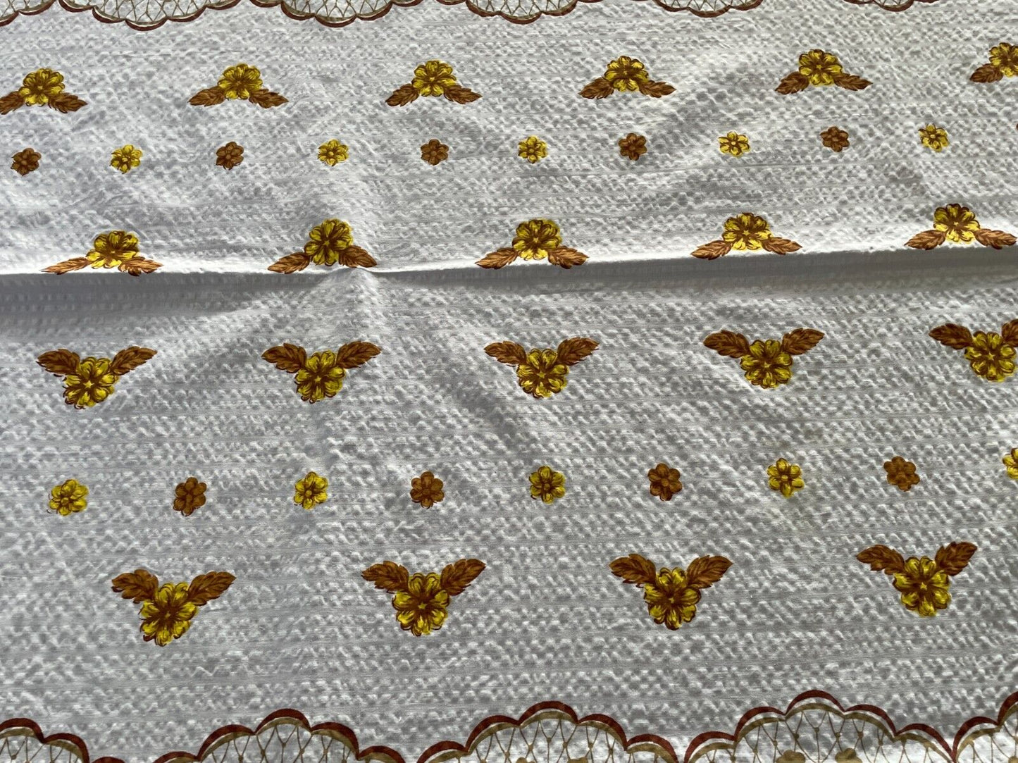 Vintage TABLE CLOTH Cotton Seersucker Picnic White Brown Yellow Gold 125cm Sq