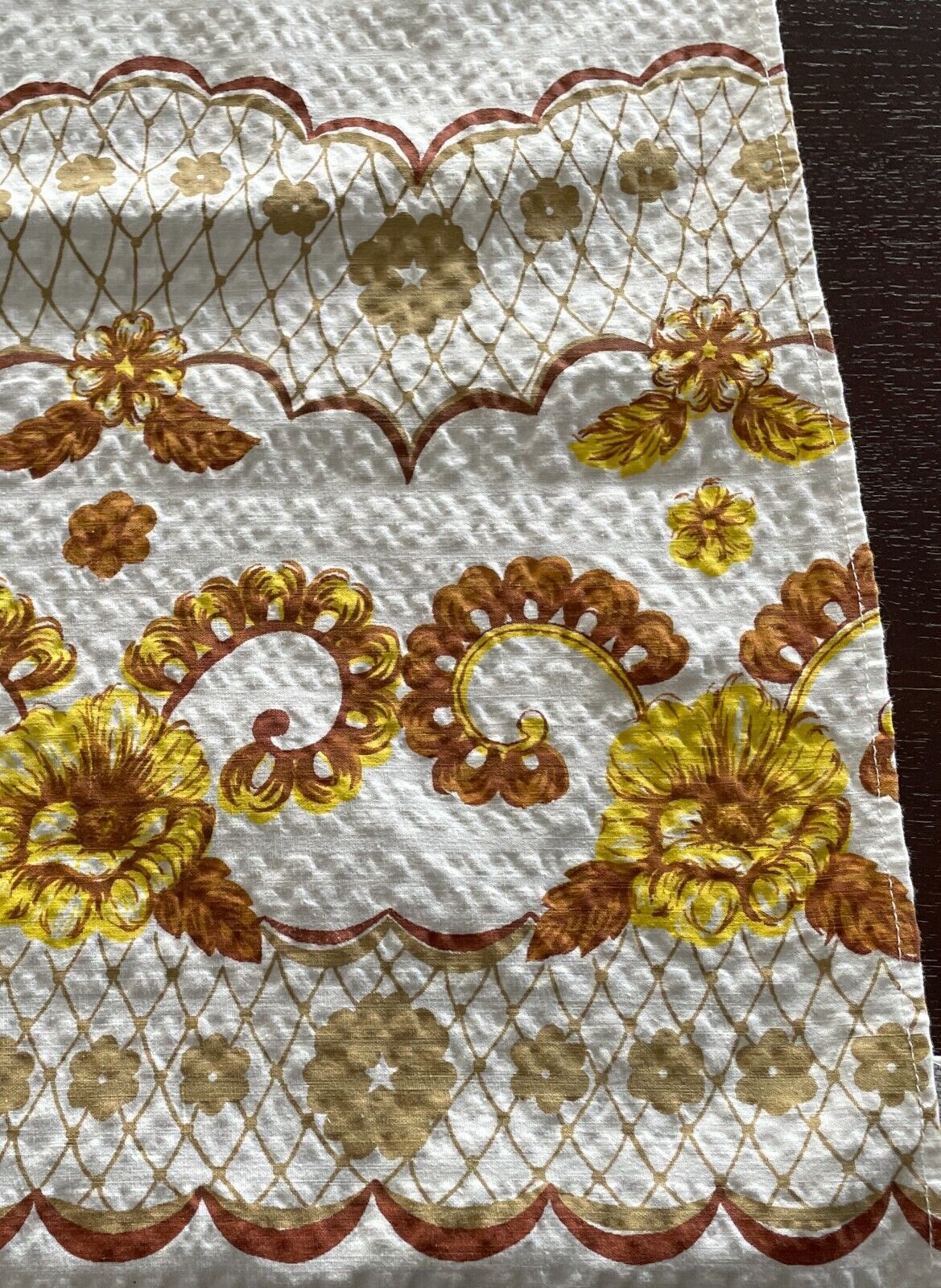 Vintage TABLE CLOTH Cotton Seersucker Picnic White Brown Yellow Gold 125cm Sq