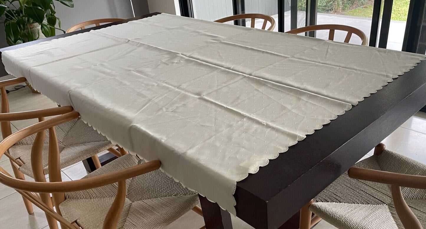 TABLE CLOTH K-MART Cream Jacquard Print Rectangle Shape Scallop Edge Polyester