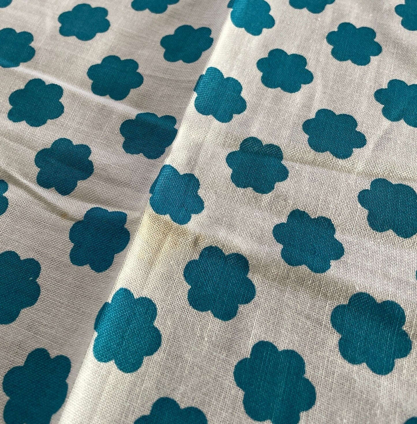 TABLE CLOTH Vintage 1960'S Cotton Blue Shades White Floral Print  127 x 176cm