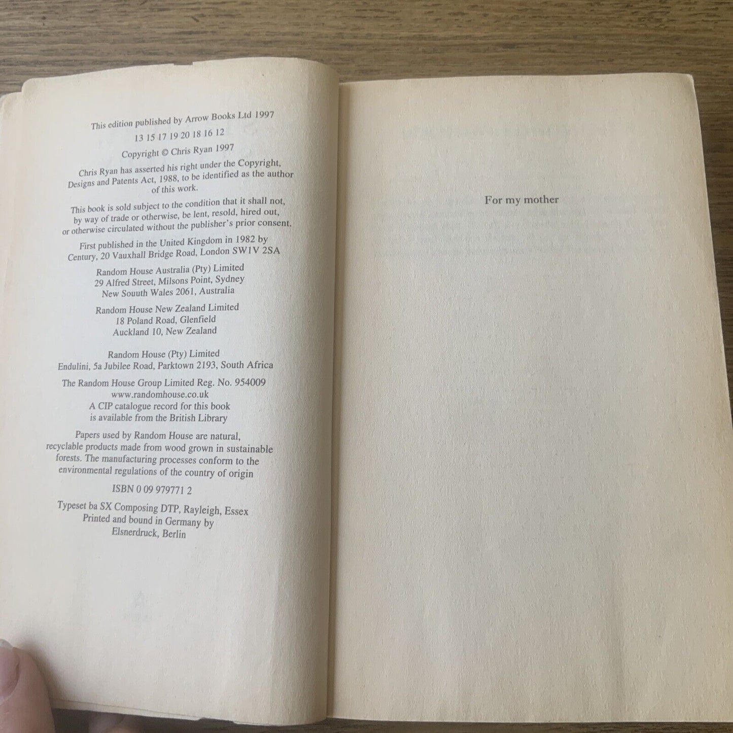 PB Book STAND BY STAND BY Chris Ryan Small 1997 Australia