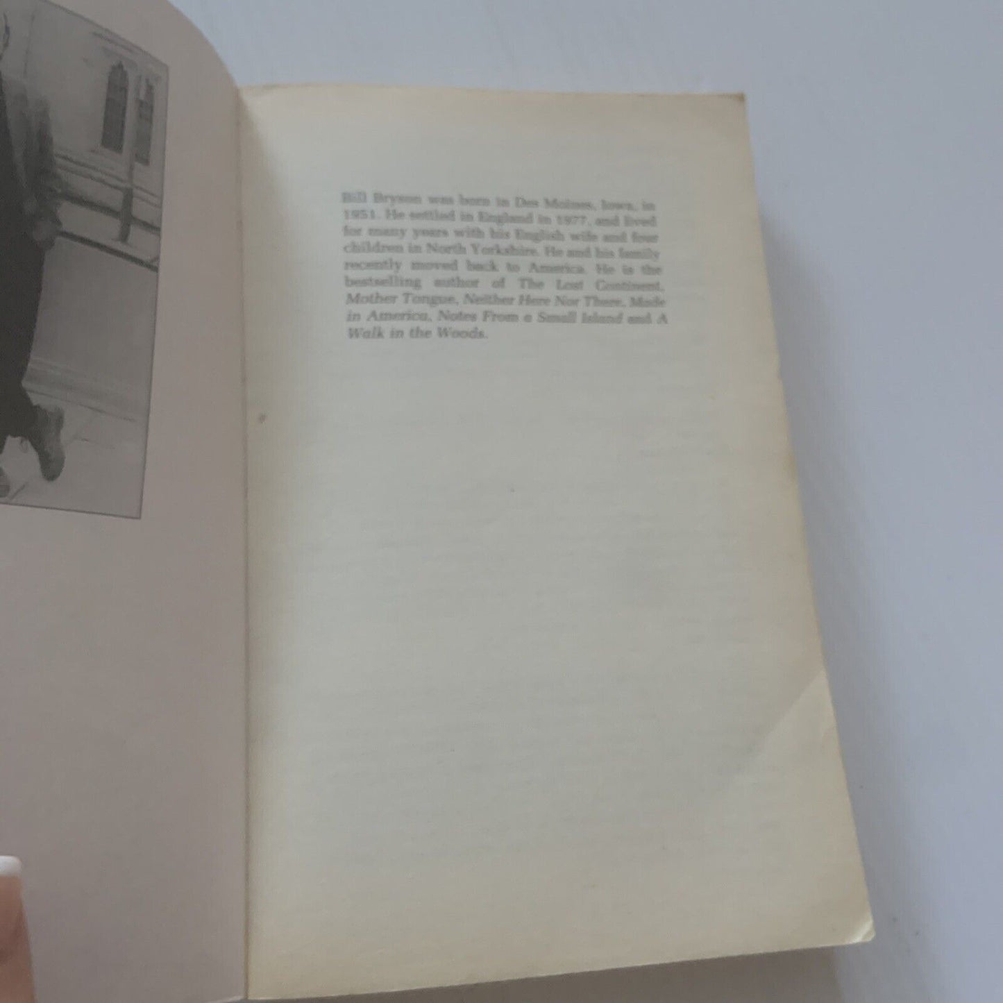 PB Book NOTES FROM A BIG COUNTRY by Bill Bryson Aussie Novel