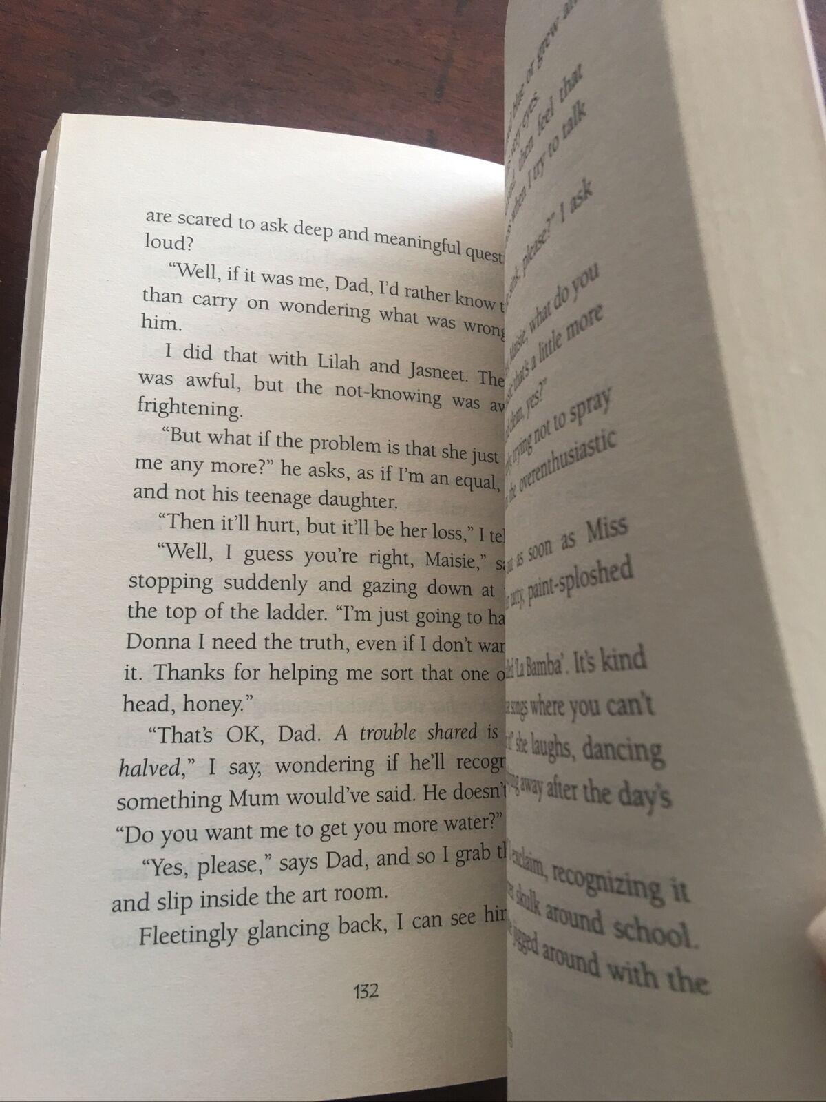 PB Book THE GIRL WHO WASN'T THERE by Karen McCombie 2014 Novel