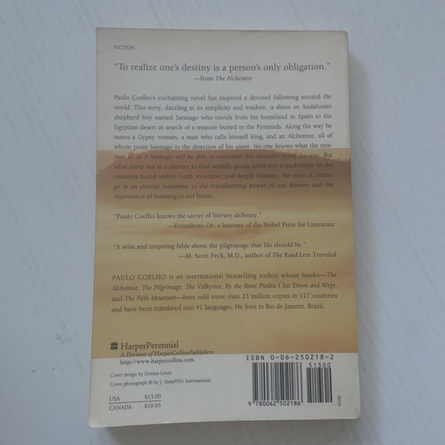 PB Book THE ALCHEMIST by Paulo Coelho 1998 Novel