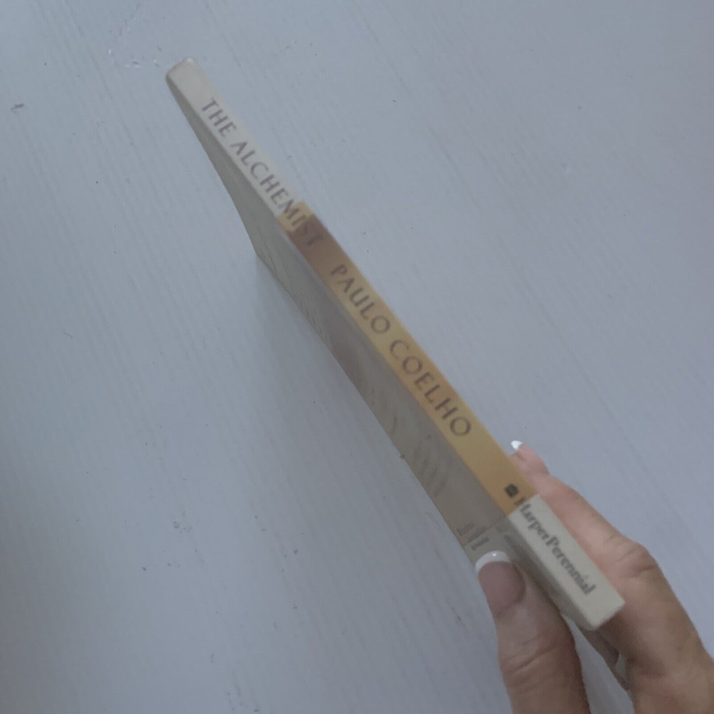 PB Book THE ALCHEMIST by Paulo Coelho 1998 Novel