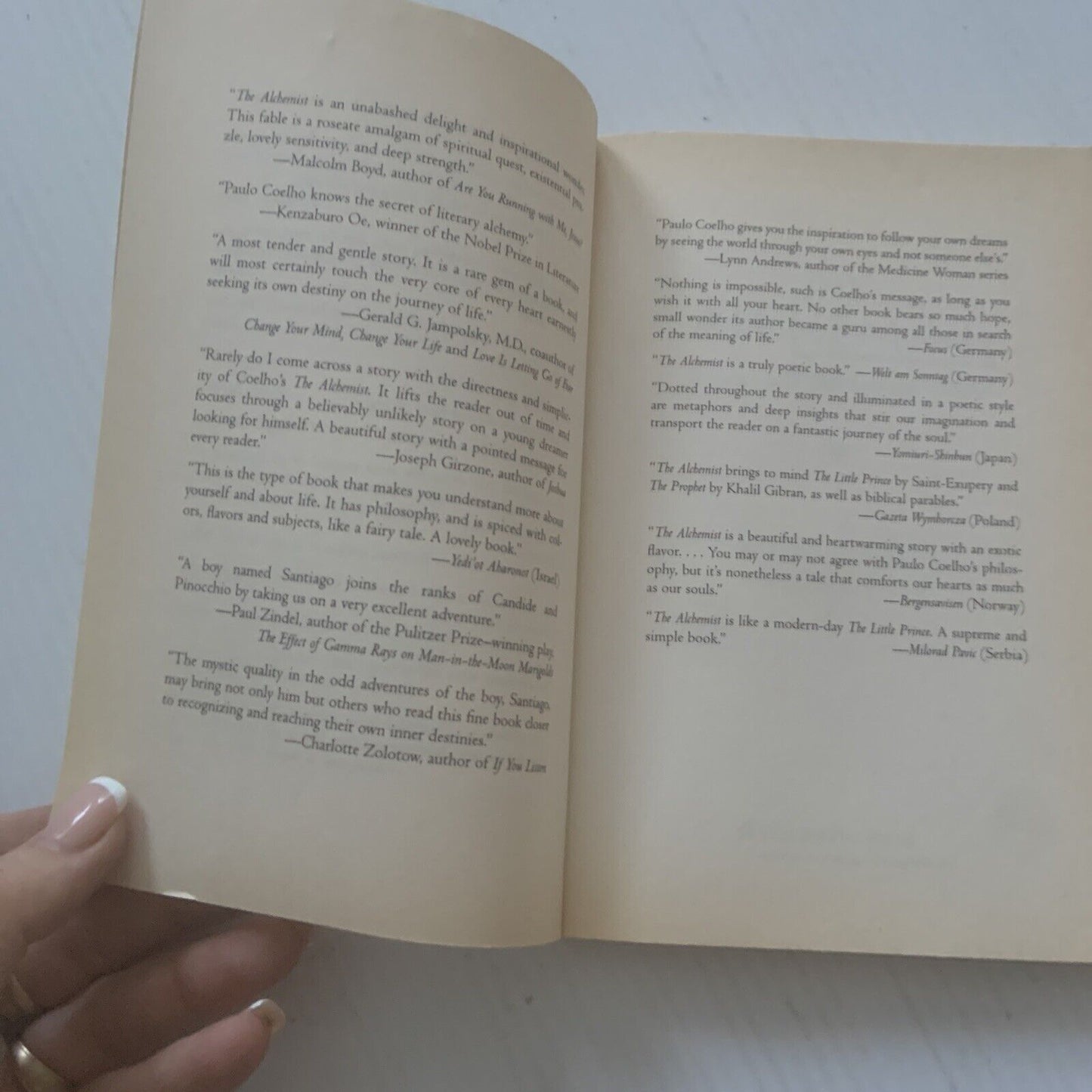 PB Book THE ALCHEMIST by Paulo Coelho 1998 Novel