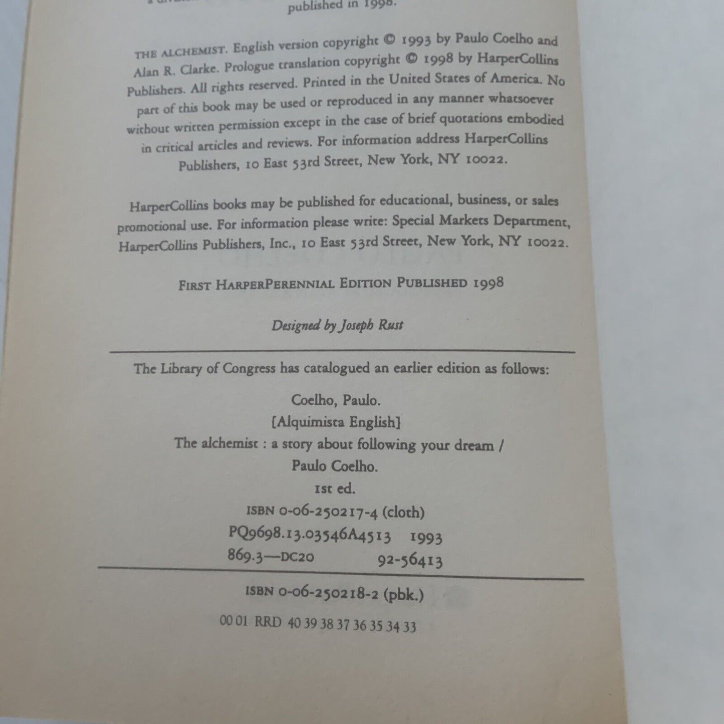 PB Book THE ALCHEMIST by Paulo Coelho 1998 Novel