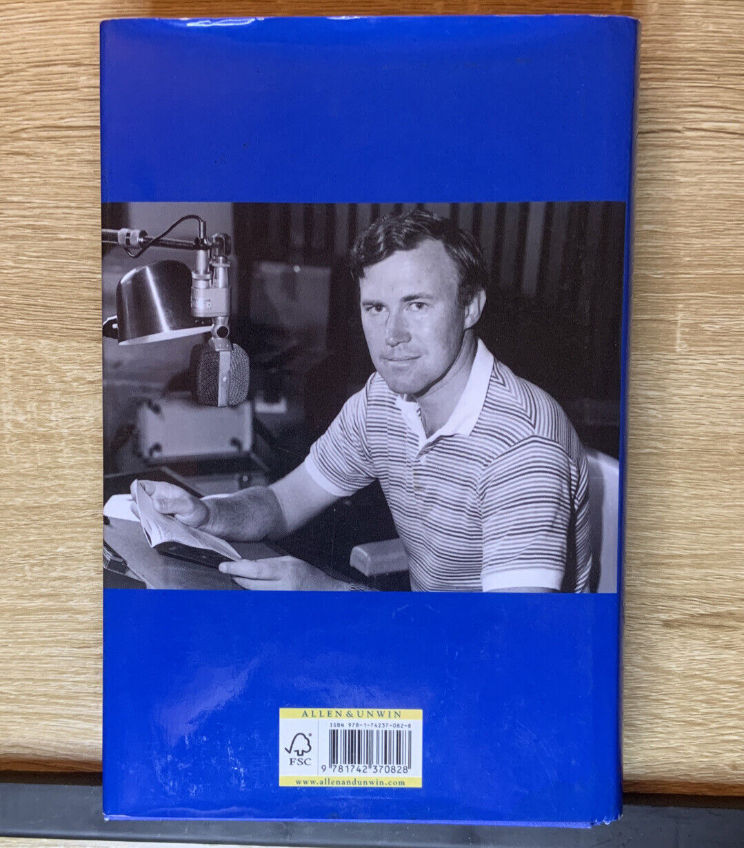 HC Jim Maxwell THE SOUND OF SUMMER A Memoir 40 Years of Cricket DJ 1st Ed 2016