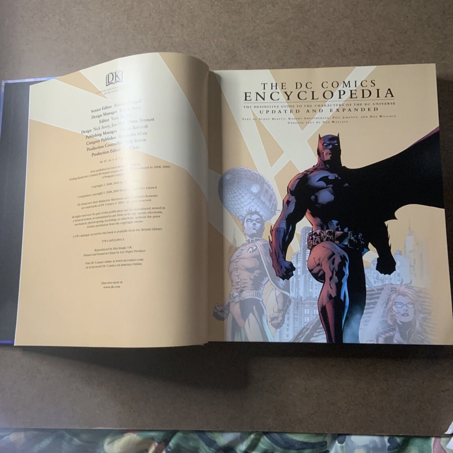 The DC Comics Encyclopedia Updated Expanded Coffee Table Book Large HC 2009