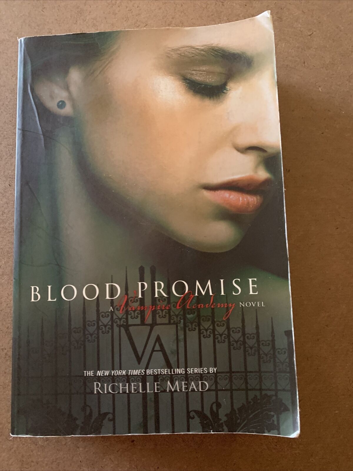 PB BLOOD PROMISE Vampire Academy Series #4 by Richelle Mead Large 2009 Australia