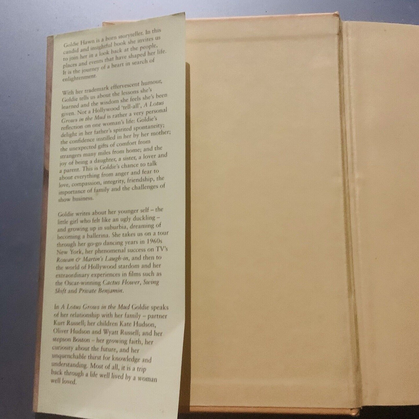 HC Book GOLDIE HAWN A Lotus Grows in the Mud Autobiography by Goldie Hawn 2005