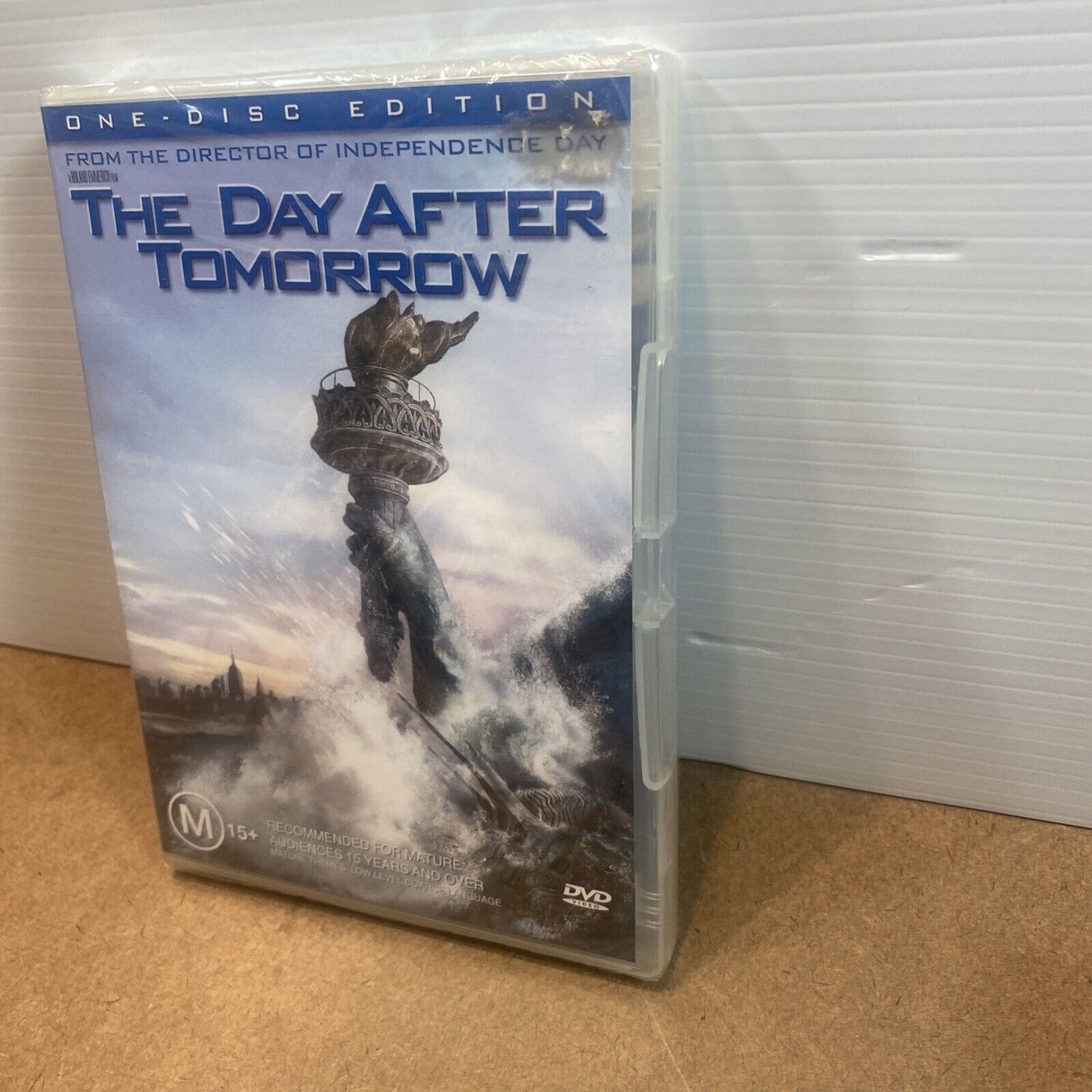 DVD The Day After Tomorrow Movie Dennis Quaid Jake Gyllenhaal 2004 Sealed NEW
