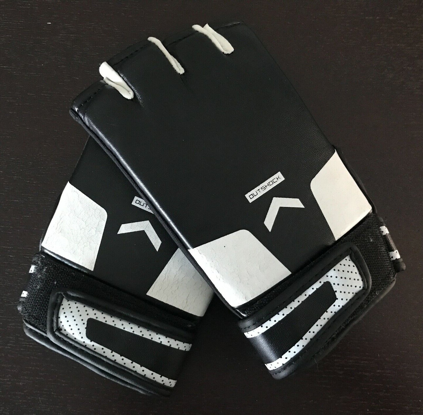 OUTSHOCK Training Gloves Black & White Fingerless 4 Punching Bag Size XL Boxing