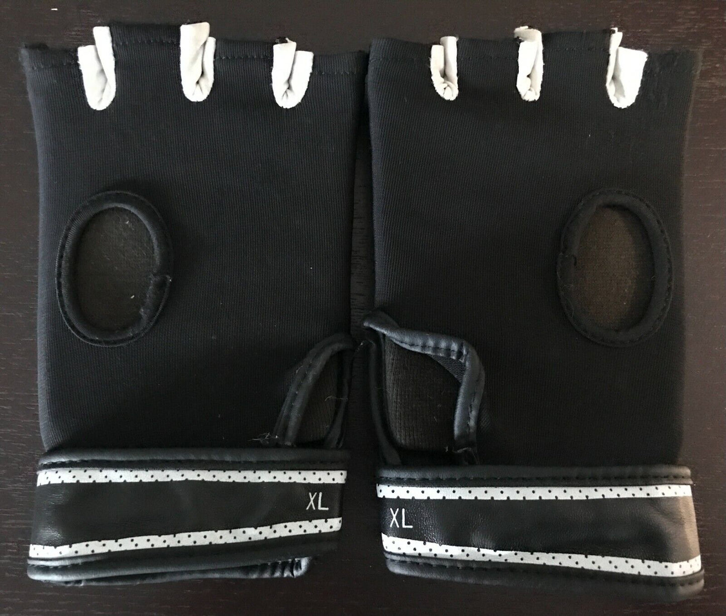OUTSHOCK Training Gloves Black & White Fingerless 4 Punching Bag Size XL Boxing