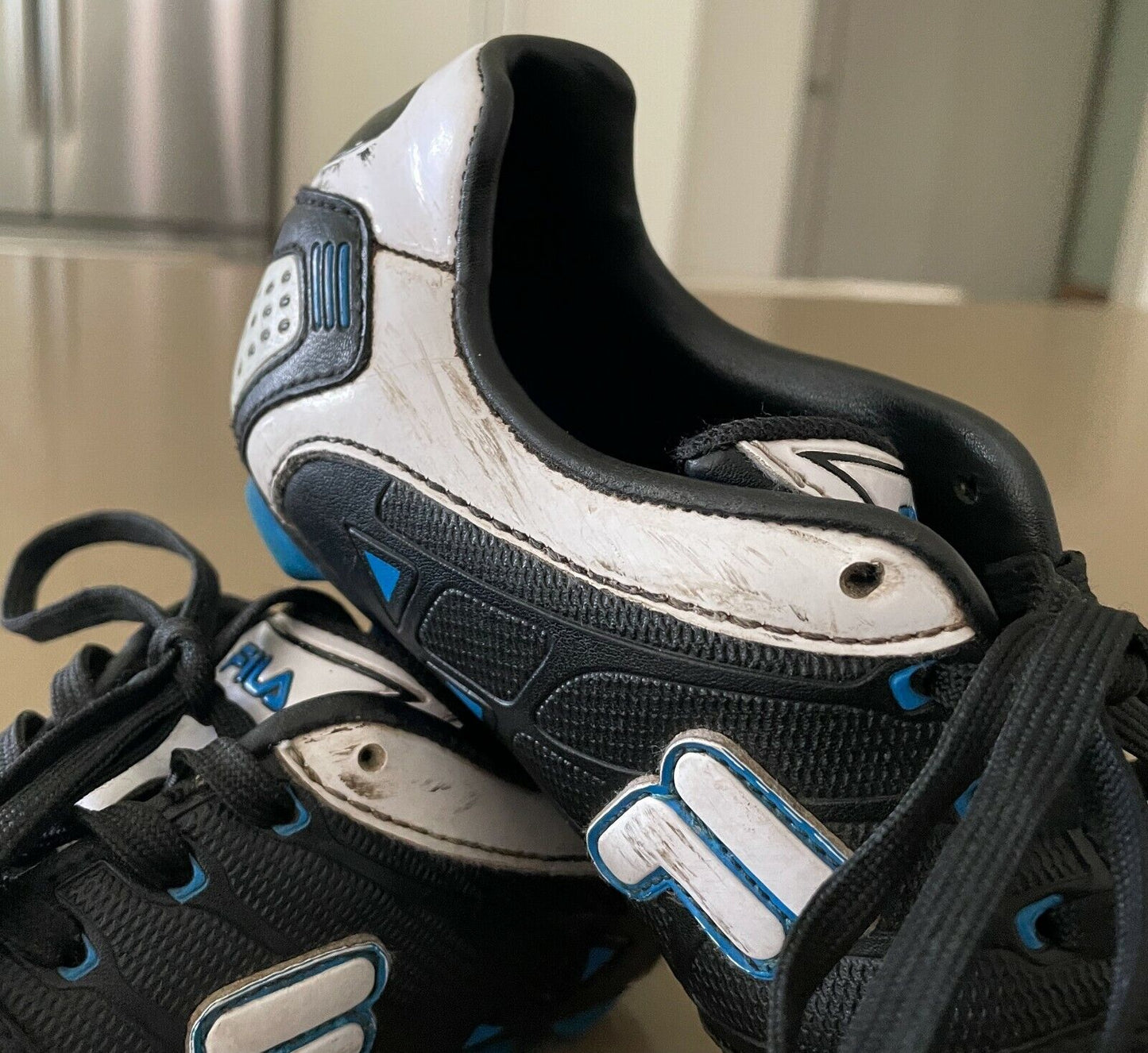 FILA Soccer Boots Black White Blue Football Shoes Unisex Kids Sz US 2 EU 33 UK 1