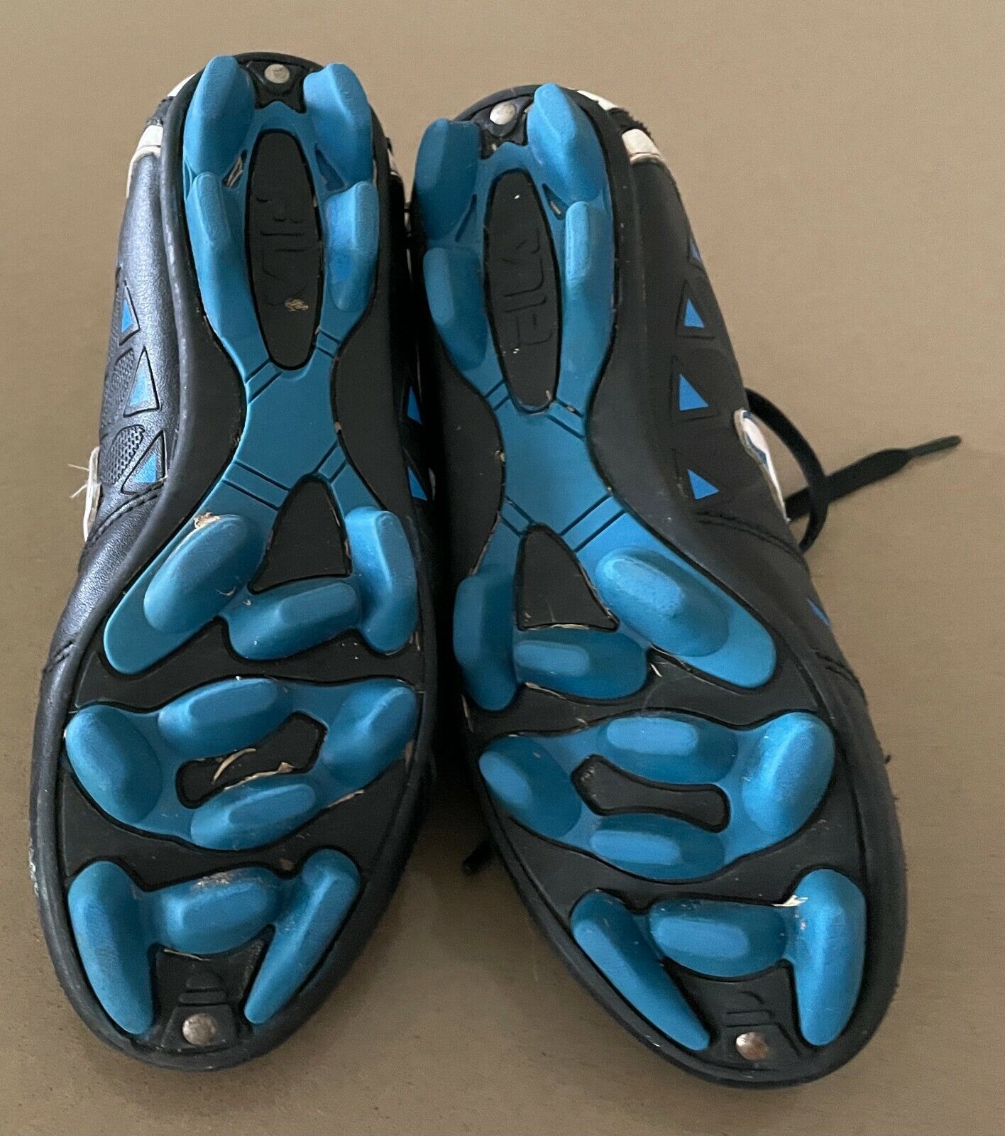 FILA Soccer Boots Black White Blue Football Shoes Unisex Kids Sz US 2 EU 33 UK 1