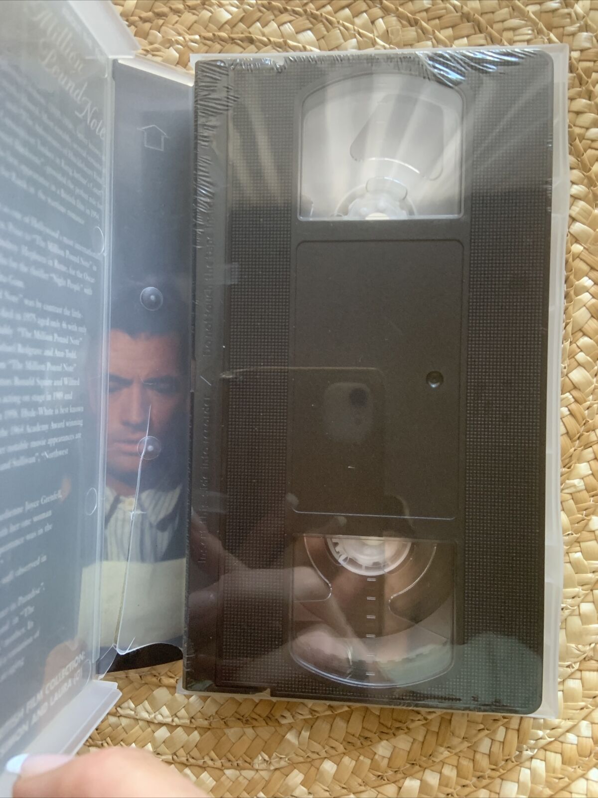 VHS THE MILLION POUND NOTE Gregory Peck Aristocrat Hollywood Video Sealed NEW