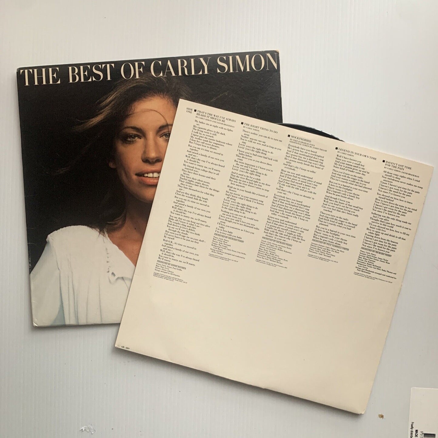 Vinyl LP BEST OF CARLY SIMON USA Record Elektra 1975 Sleeve Lyrics 1970 1975