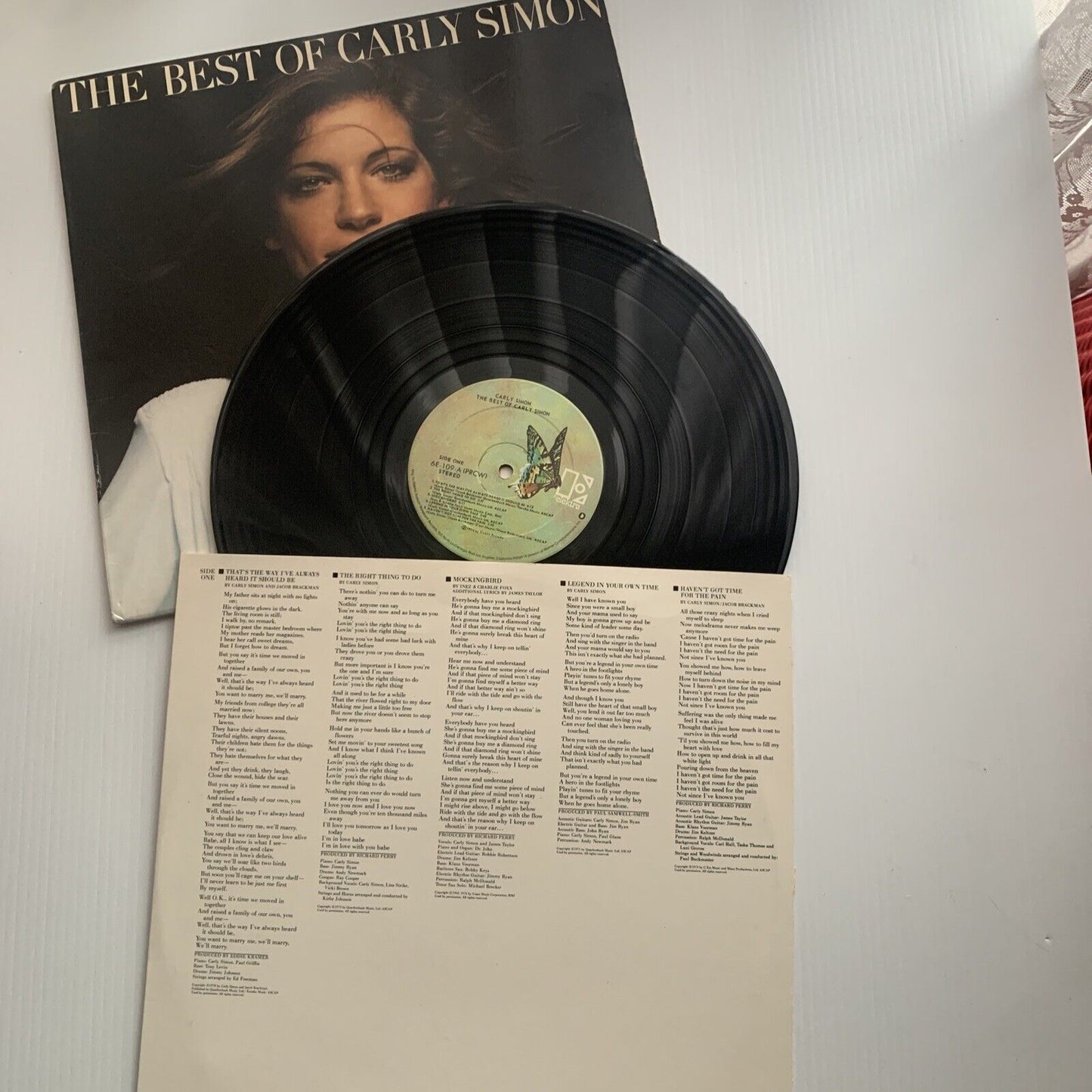 Vinyl LP BEST OF CARLY SIMON USA Record Elektra 1975 Sleeve Lyrics 1970 1975