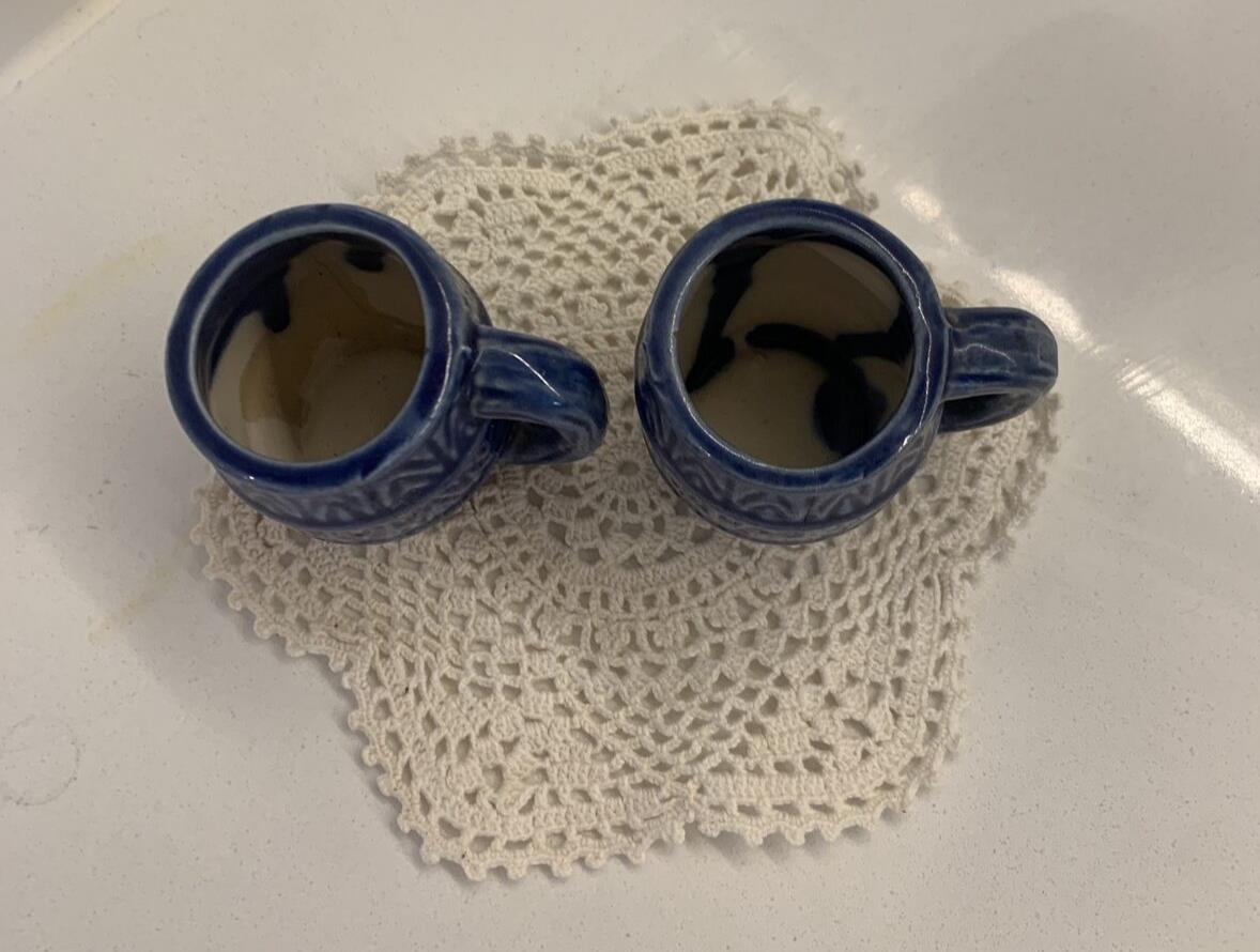 Vintage 2x BLUE JAPANESE CHINA SET MINI MUG TOOTHPICK HOLDERS Barrel Shot Glass
