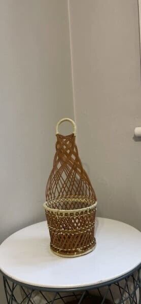 Planter Basket  Vintage 1980's Wicker Rattan Hanging Display ready to hang AE140