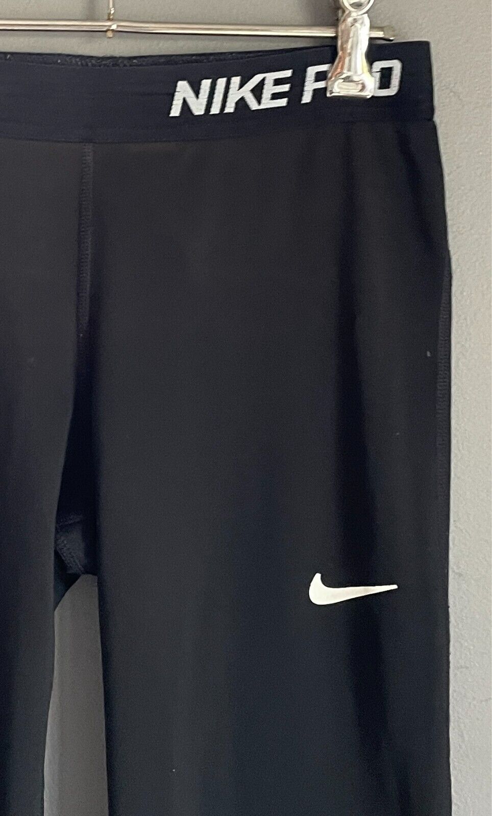 Girl's NIKE PRO Black Capri Leggings Size XL 13 - 15 Years Stretch Elastic Waist