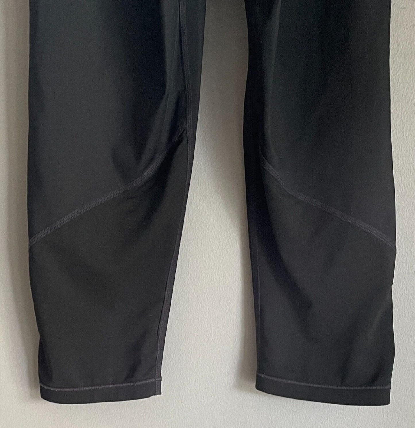Girl's NIKE PRO Black Capri Leggings Size XL 13 - 15 Years Stretch Elastic Waist