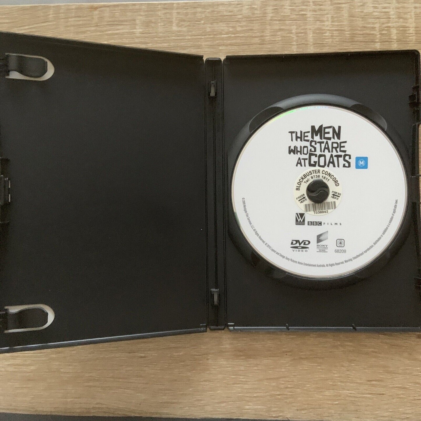 DVD THE MEN WHO STARE AT GOATS 2009 Movie George Clooney M Ex Rental