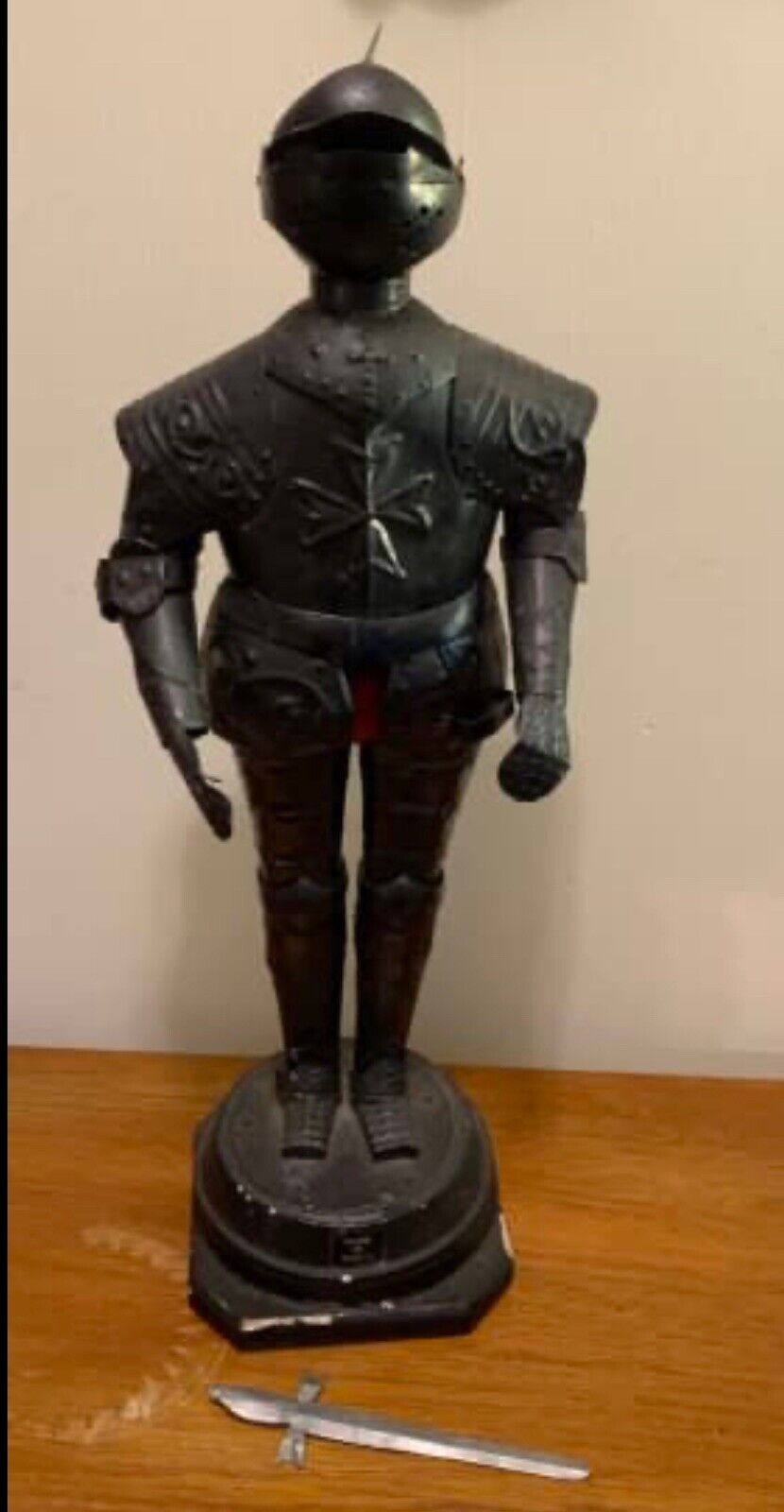Mid century 53cm MALTA souvenir Medieval knight w sword Pressed metal tin Armour