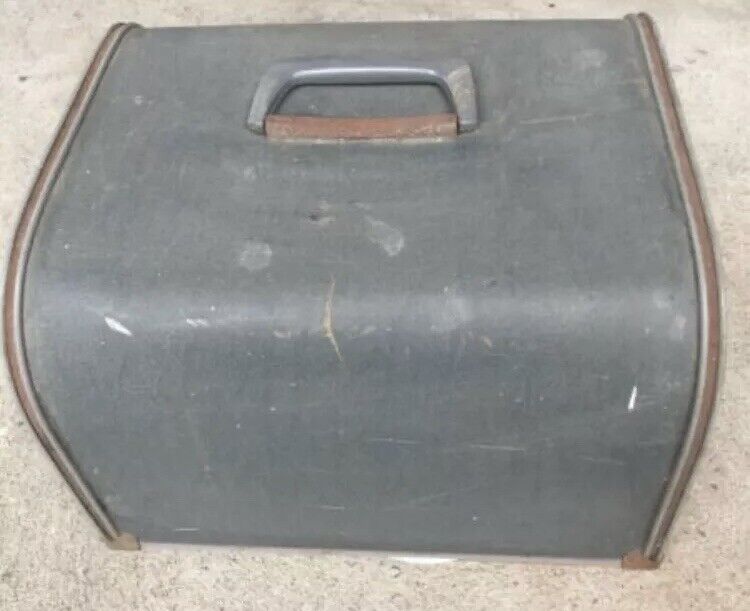 Vintage BRAUN PAXIMAT DELUXE SLIDE PROJECTOR in Case Slide Cartridge Storage Box