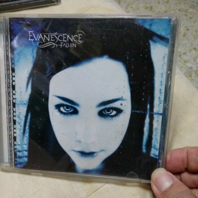 CD EVANESCENCE Fallen Audio CD x 11 Tracks Music Album 2003 Debut Studio NEW