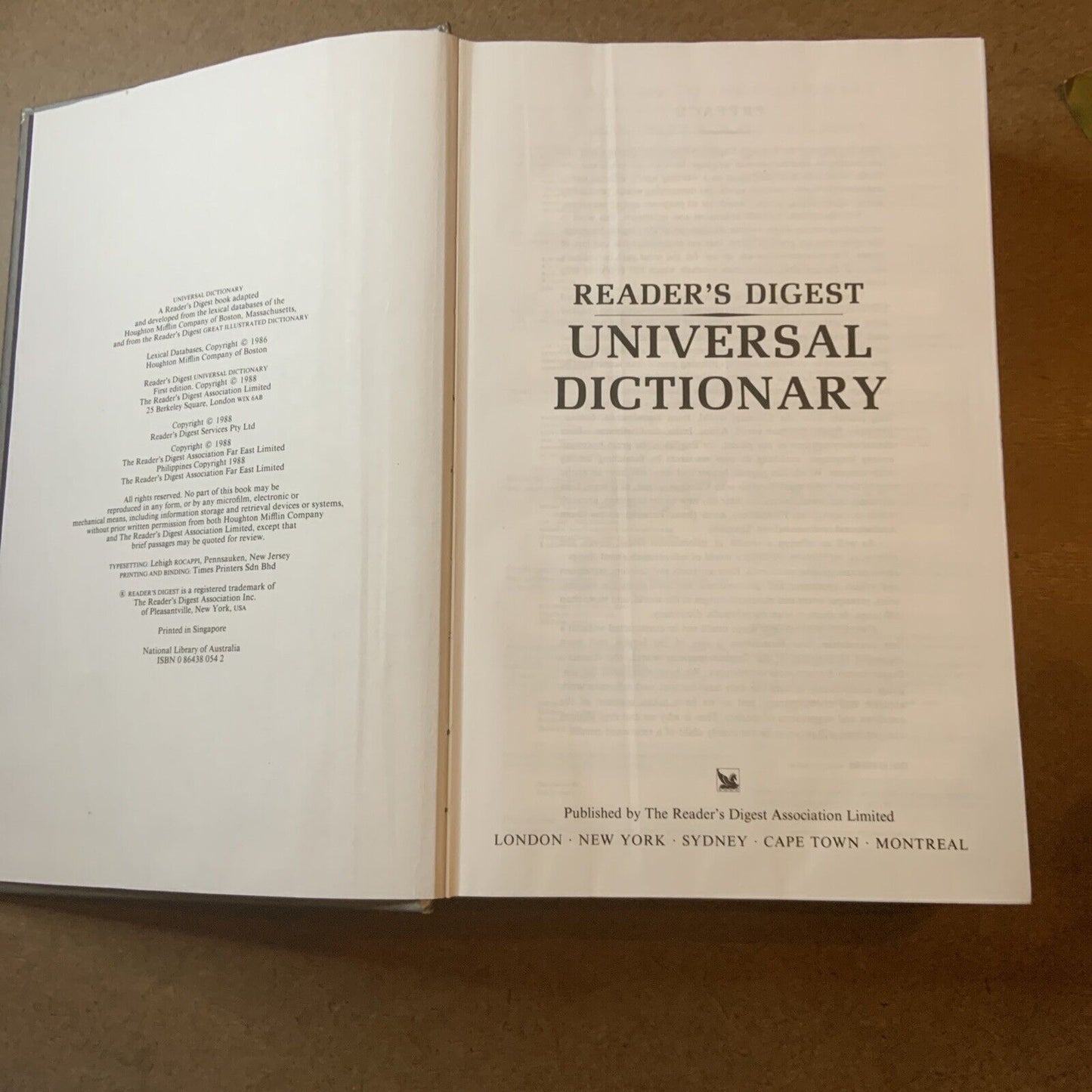 HC Book DICTIONARY Universal Readers Digest Association Large Tome Reference