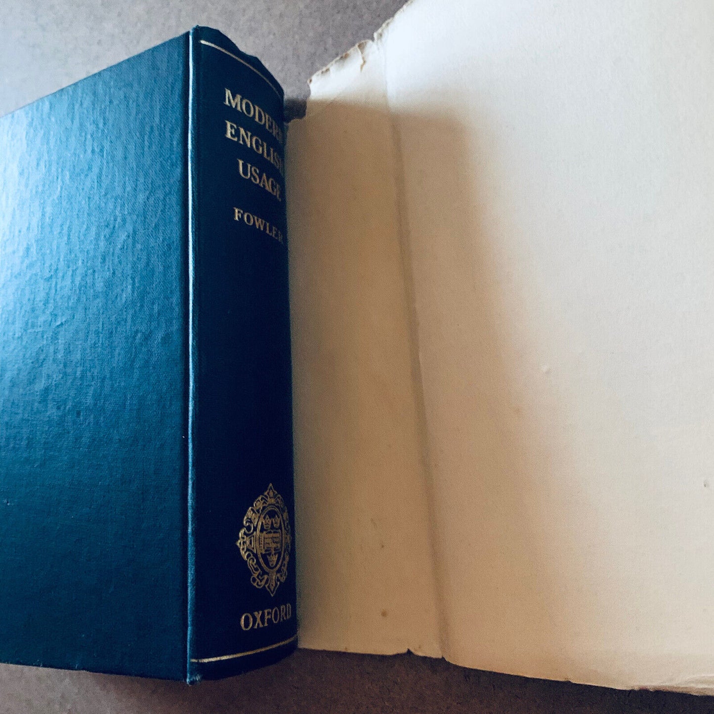 HC Book A DICTIONARY OF MODERN ENGLISH USAGE H W Fowler DJ 1958 Words Language