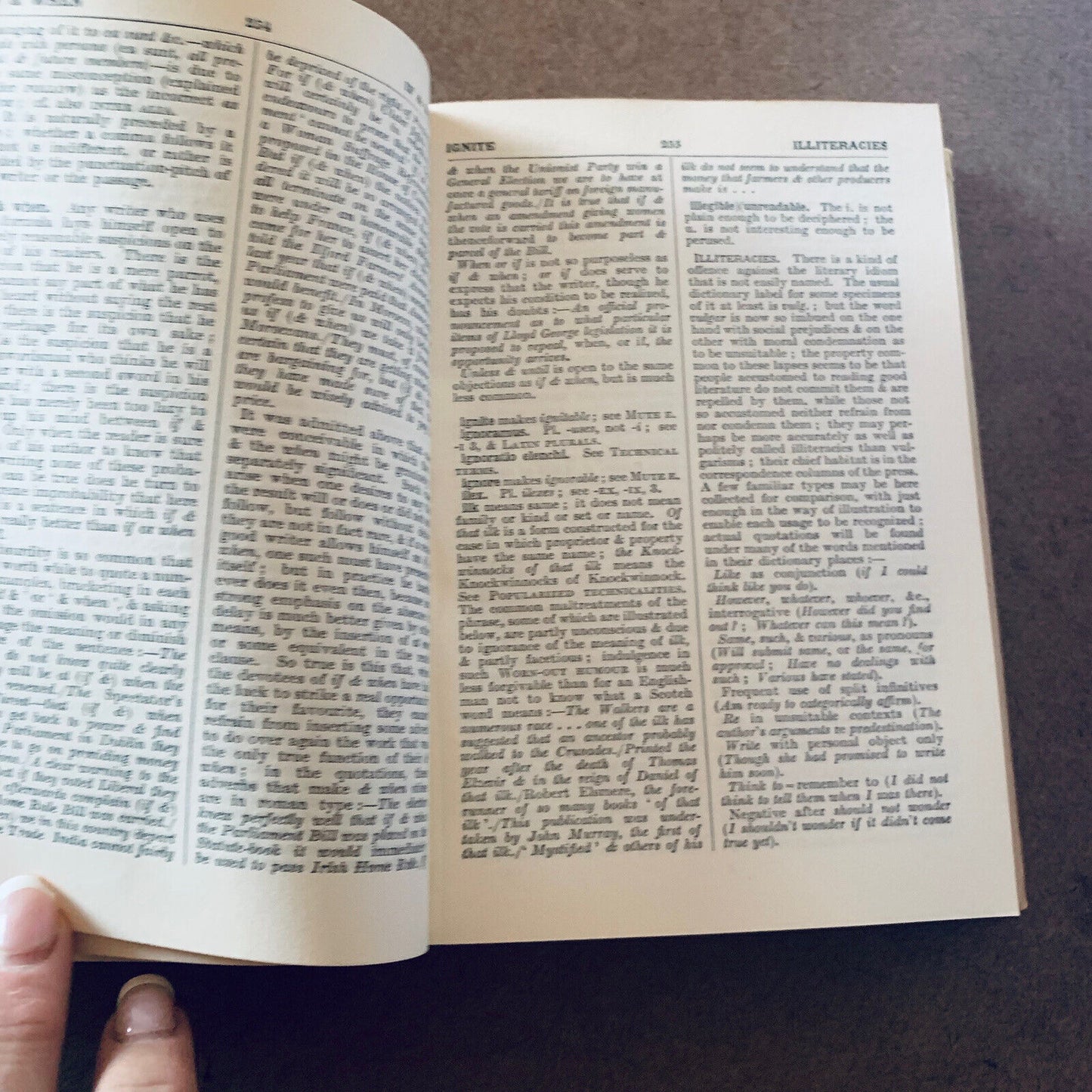 HC Book A DICTIONARY OF MODERN ENGLISH USAGE H W Fowler DJ 1958 Words Language