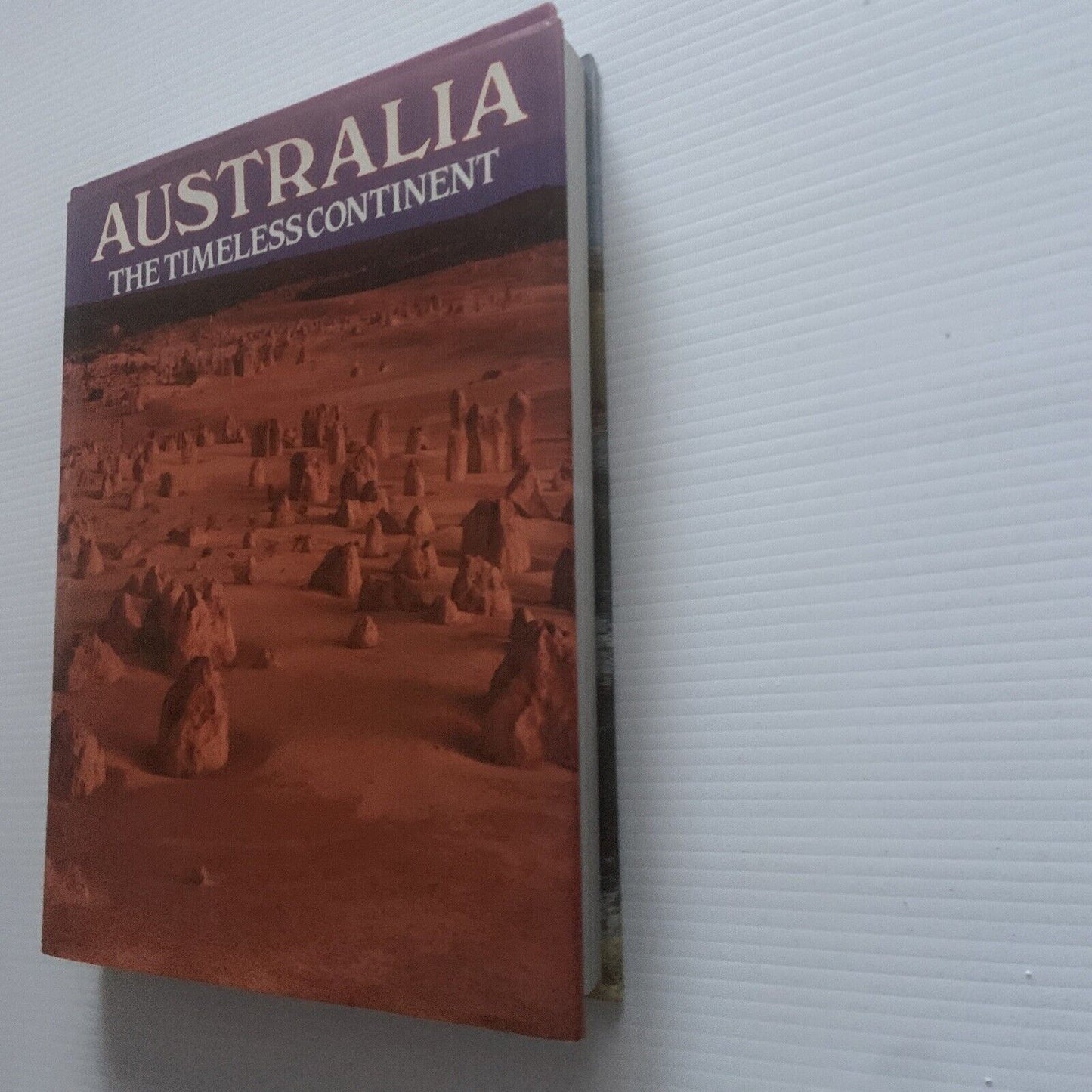 HC Book AUSTRALIA THE TIMELESS CONTINENT  Photography  Towns Photos Coffee Table