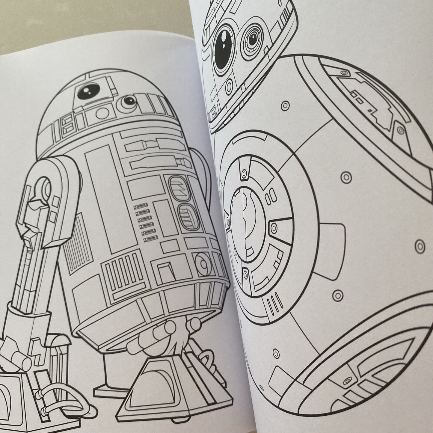STAR WARS The Dark Side and the Light Side Colouring Book PB 2015 3 Are Coloured