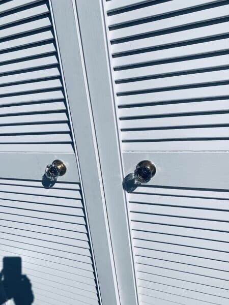 2x Rustic French Louvre Door 2350x720mm White acrylic crystal knobs 2 Pair Avail