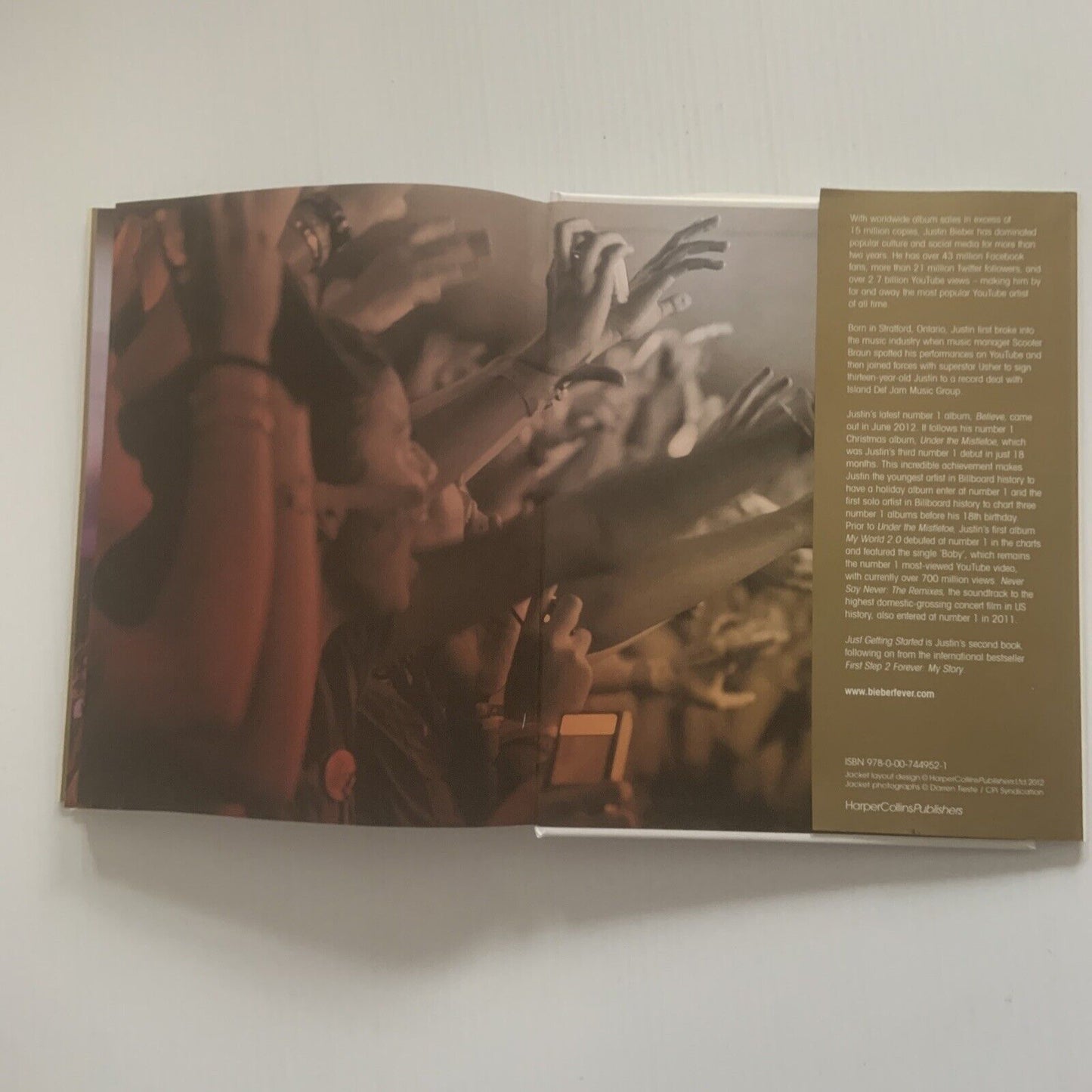HC Book 100% Official Justin Bieber Just Getting Started by Justin Bieber  2012