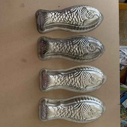 4 x FISH MOULD 31cm Metal Silver Tone Jelly Cake Moulds Kitchen Decor Vintage