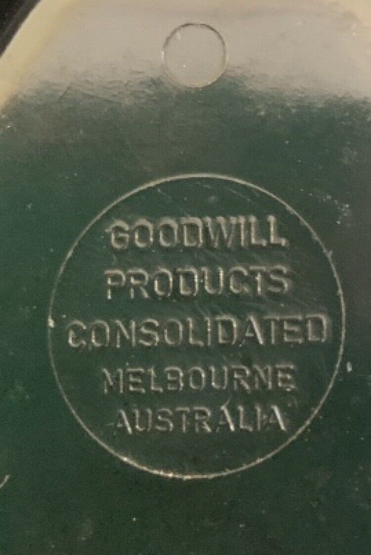 ASHTRAY Associated Gaskets 5607477 Melbourne Black Triangle Melamine Vintage